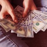 Should NRIs Choose an FCNR Deposit Over Keeping Money in Foreign Currency?