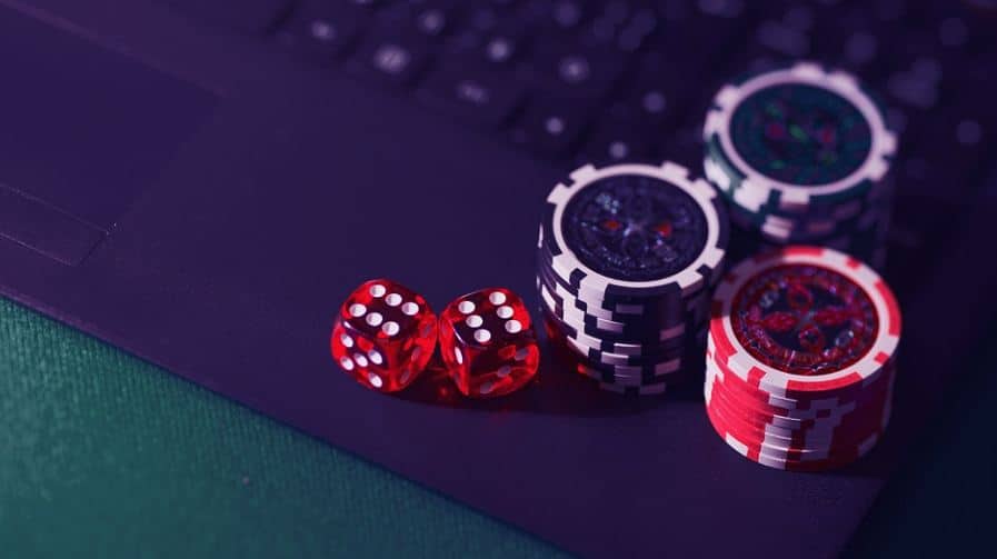 Use poker To Make Someone Fall In Love With You
